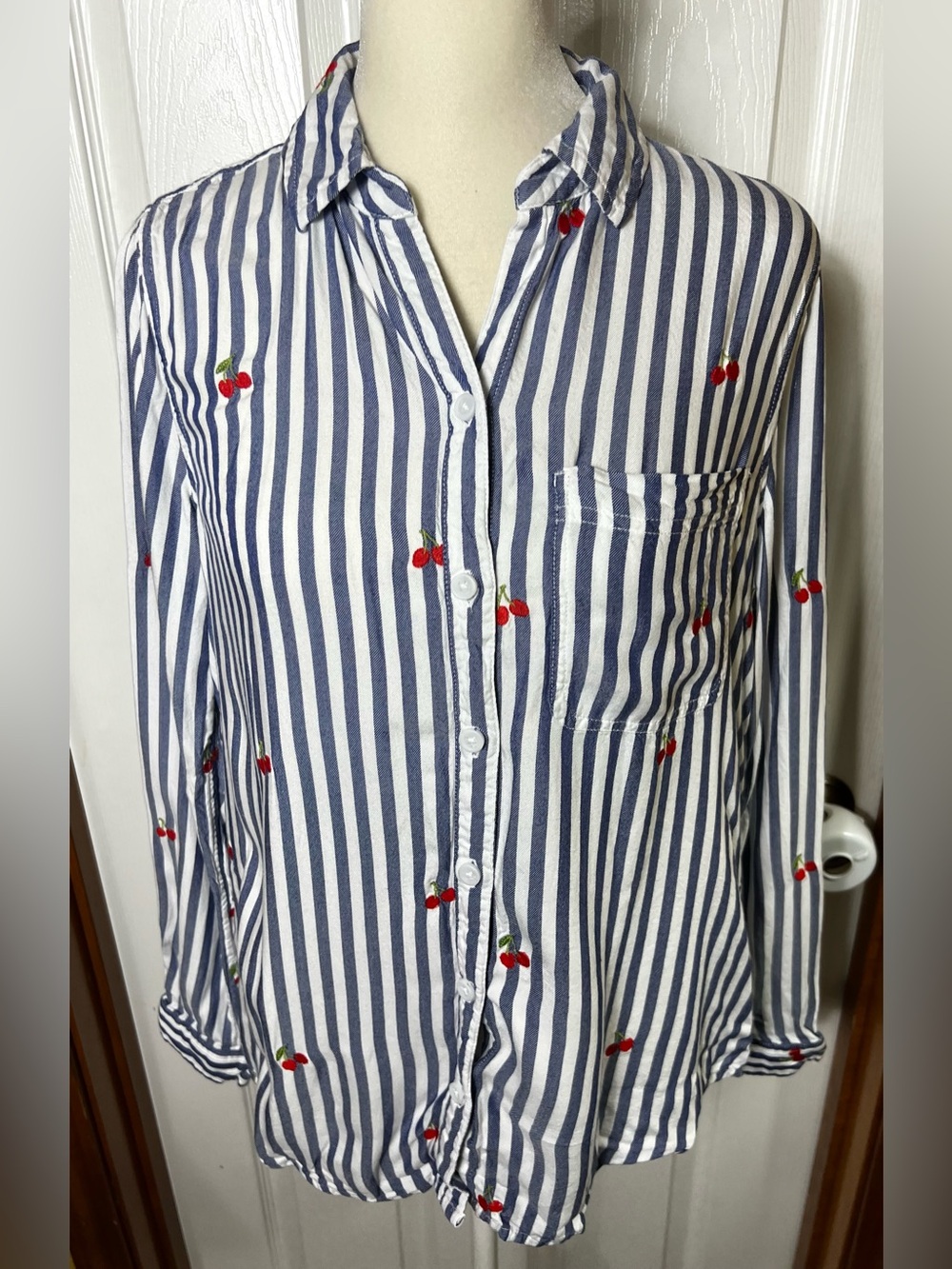 Beachlunchlounge Cherry Print Blouse Top Button Front Long Sleeve Blue/White S